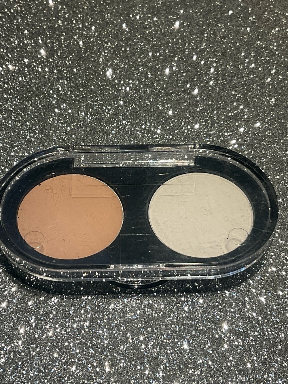 Bobbi Brown Creamy Concealer in BEIGE/PALE YELLOW - Picture 5 of 7